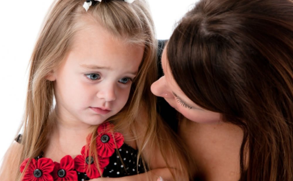 Abordar problemas de comportamiento de los hijos que afectan a la familia