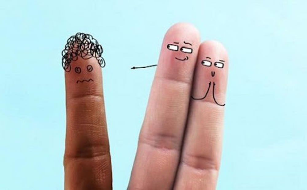 El RACISMO en los enfoques ANTIRRACISTAS