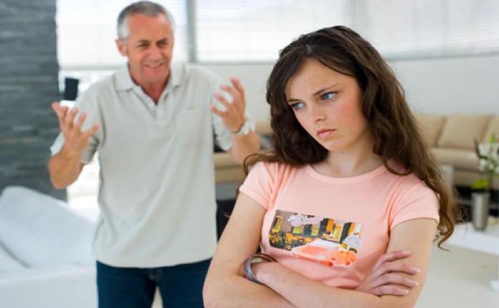 Practica el distanciamiento si la familia es toxica