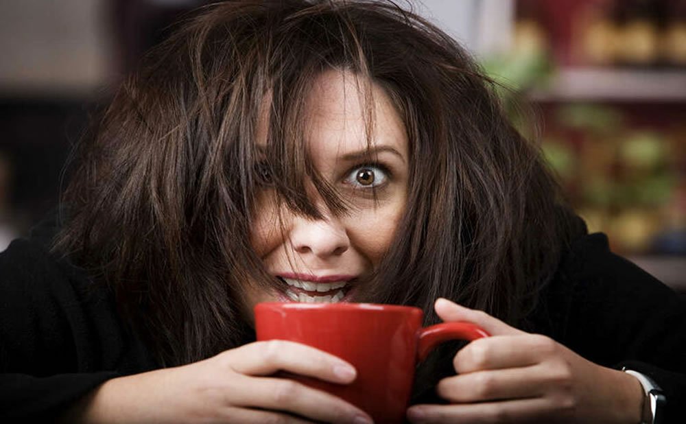 Consumo de CAFEINA PENSAMIENTOS ACELERADOS por la noche