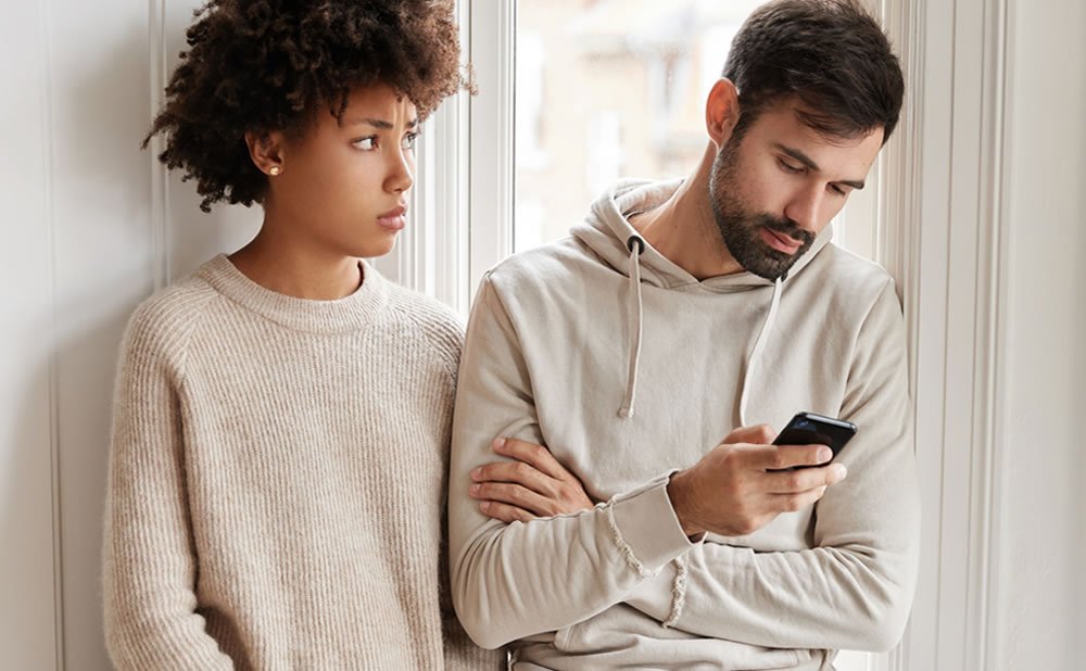 Nuestro lugar es el segundo en su vida AMOR a medias