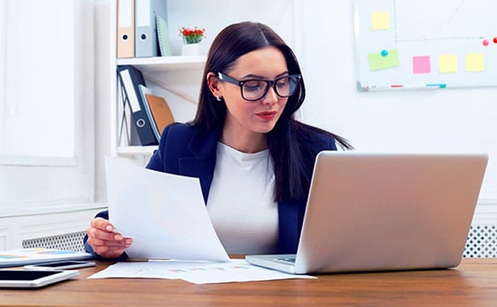 Conseguir la aprobacion basandose en el empleo de su pareja o conyuge