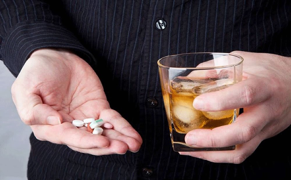 Los peligros de mezclar alcohol y medicamentos