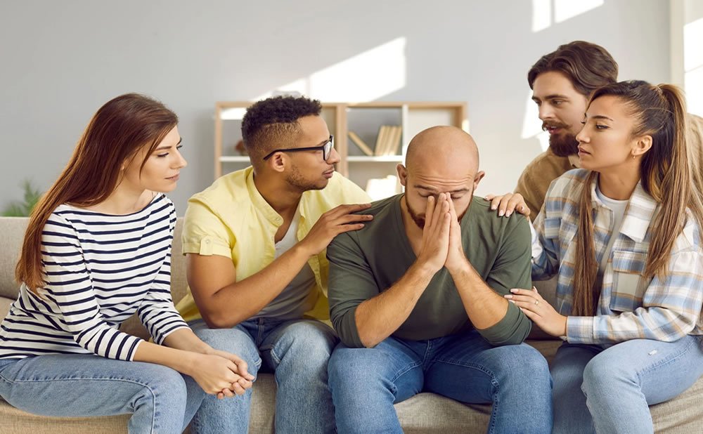 Como ayudar a alguien que se siente desesperanzado