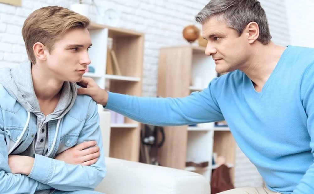 Por qué los adolescentes con problemas usan el mal comportamiento para encubrir el dolor