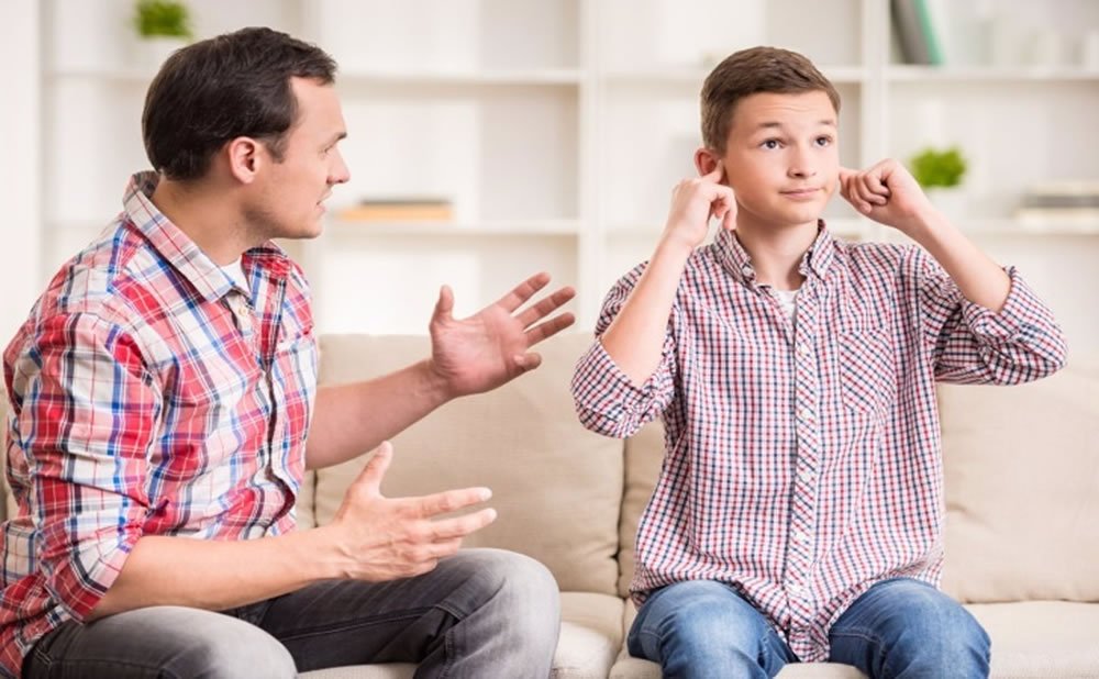 Que hacer con la actuacion por que los adolescentes con problemas usan el mal comportamiento para encubrir el dolor