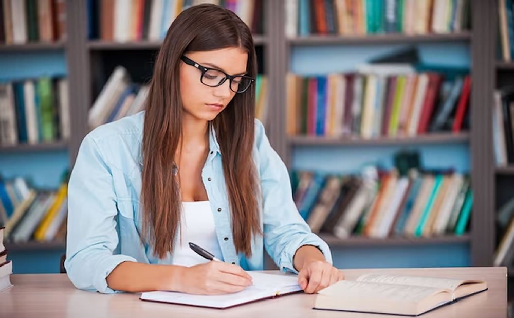Tome notas mientras lee luego regrese y resuma los puntos principales como leer retener y concentrarse cuando tiene tdah