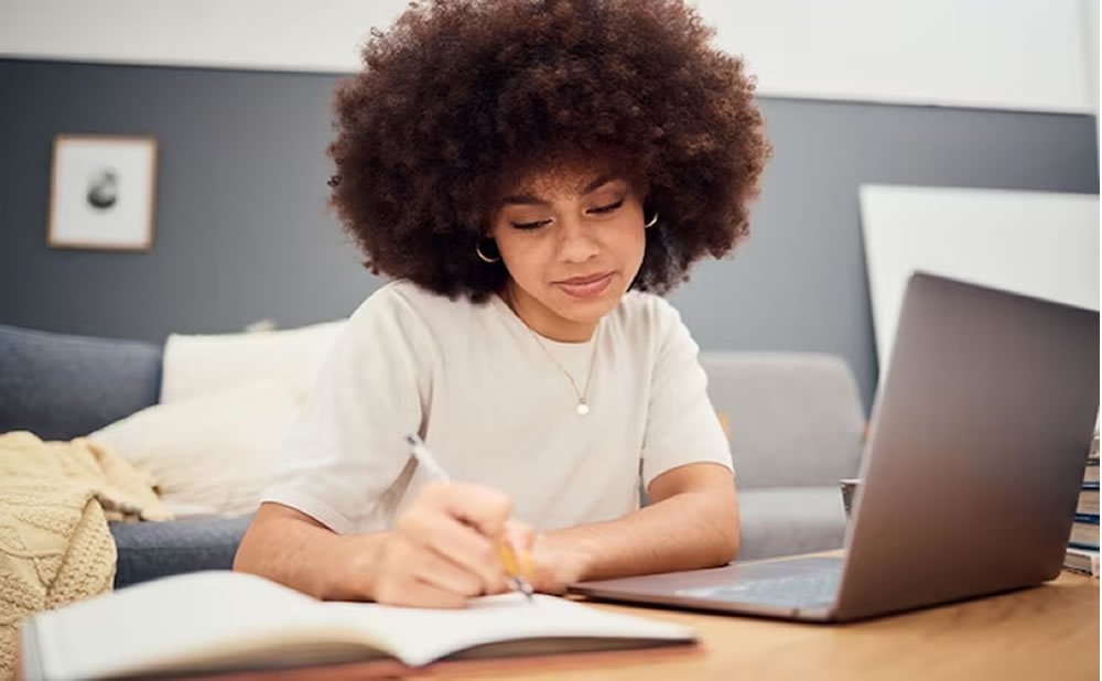 Haz una lista de tus mayores exitos y señala las areas que necesitan mejorar proceso de evaluacion reflejada y concepto de si mismo