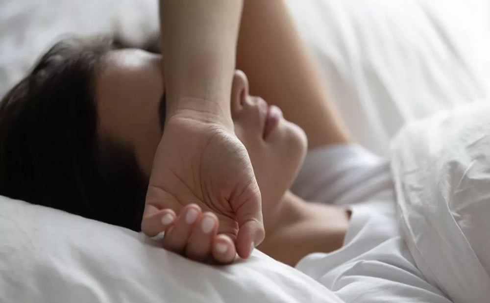 Privacion del sueño y depresion como juegan las redes sociales un papel en la depresion