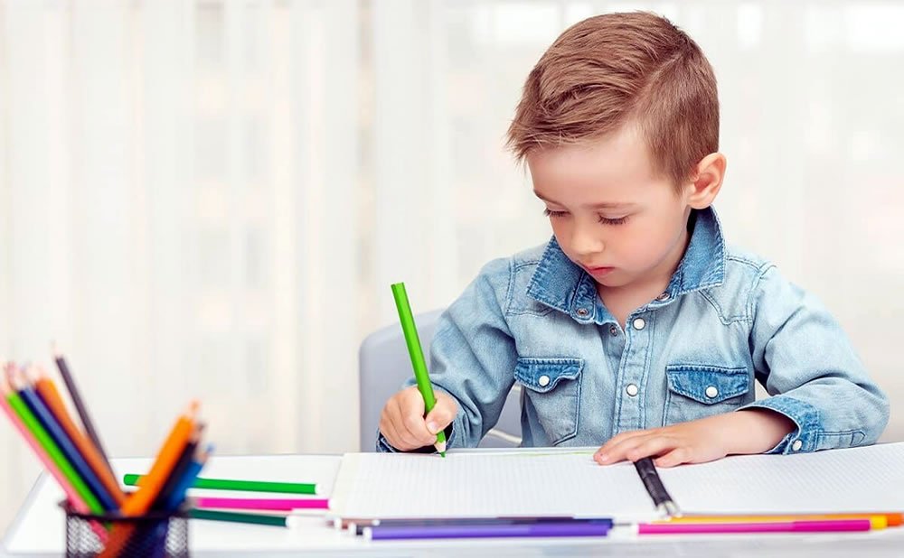 Establecer recordatorios como ayudar con la tarea para estudiantes con tdah