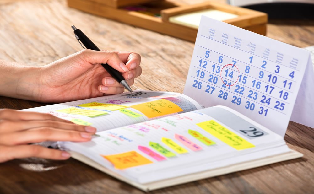 Hacer un horario como aprender a gestionar el tiempo para estudiantes que trabajan