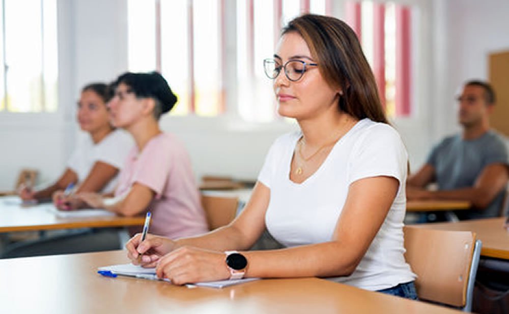 Lo que hay que saber sobre las citas al comienzo de la universidad como navegar el complicado mundo de las citas universitarias