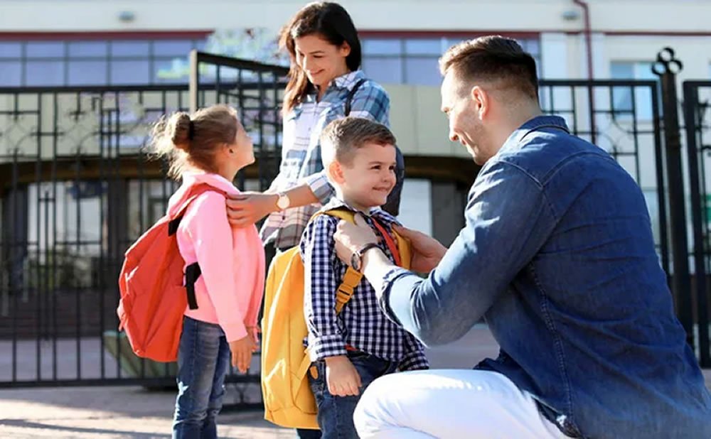 Familia amigos y grupos sociales como se desarrollan los prejuicios en la gente