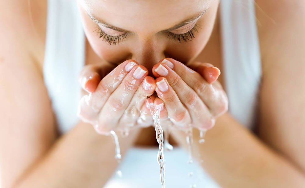Tratar el acne el estres causa acne por que estar muy estresado puede provocar que nuestra piel tenga brotes de acne