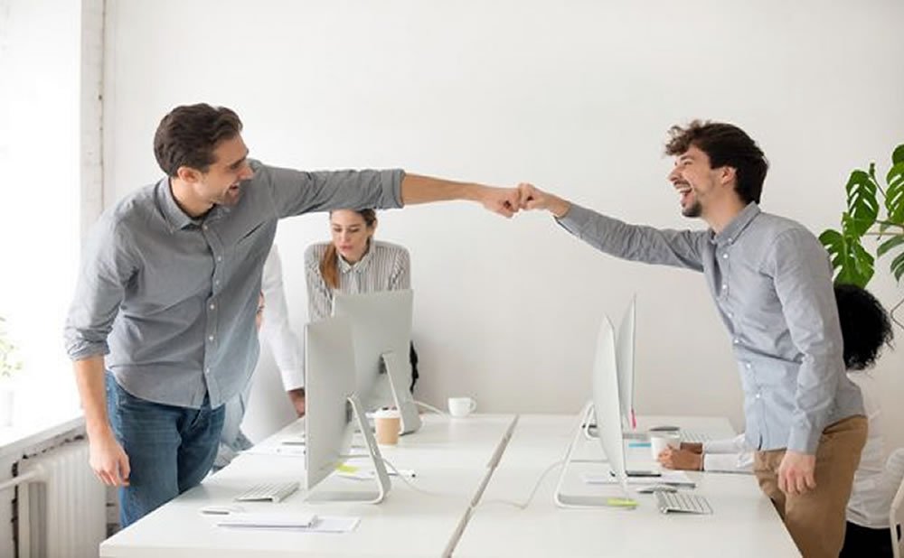 Experiencias compartidas  como hacer amigos en el trabajo y mantener las cosas profesionales