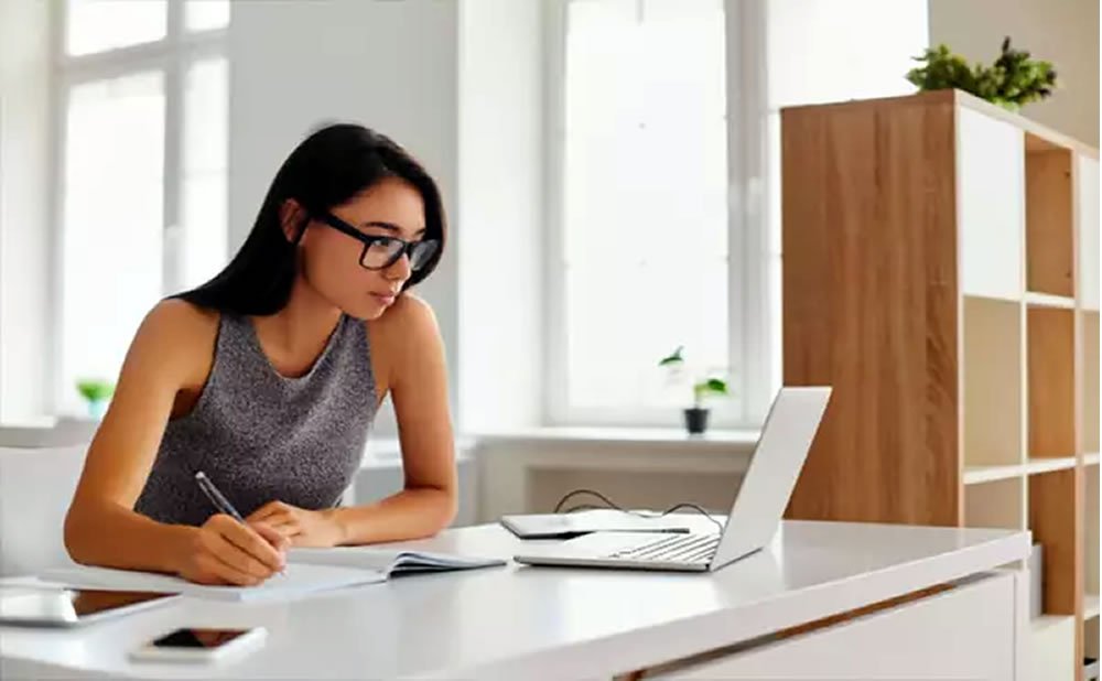Pruebe el aprendizaje en linea simplemente creer que puede mejorar su bienestar mental es de gran ayuda