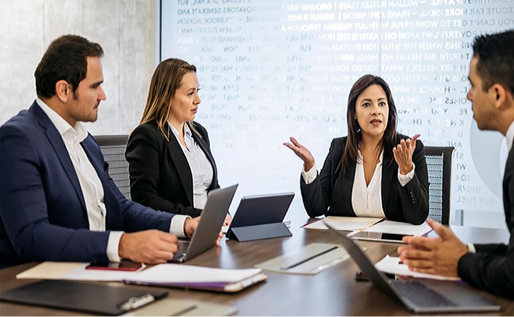 Busque comentarios como mejorar sus habilidades de liderazgo a traves de la inteligencia emocional