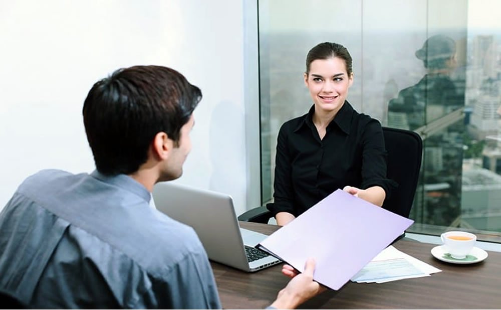 Entregue su informe como relajarse antes de una entrevista de trabajo