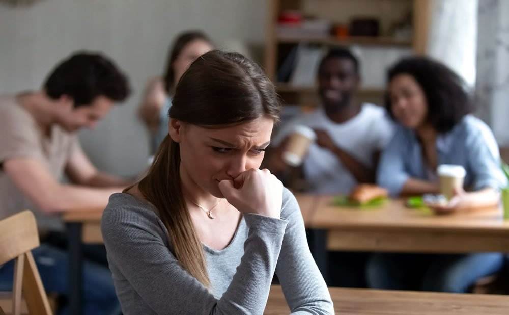 Interacciones personales la ansiedad social te hace tener miedo de la gente