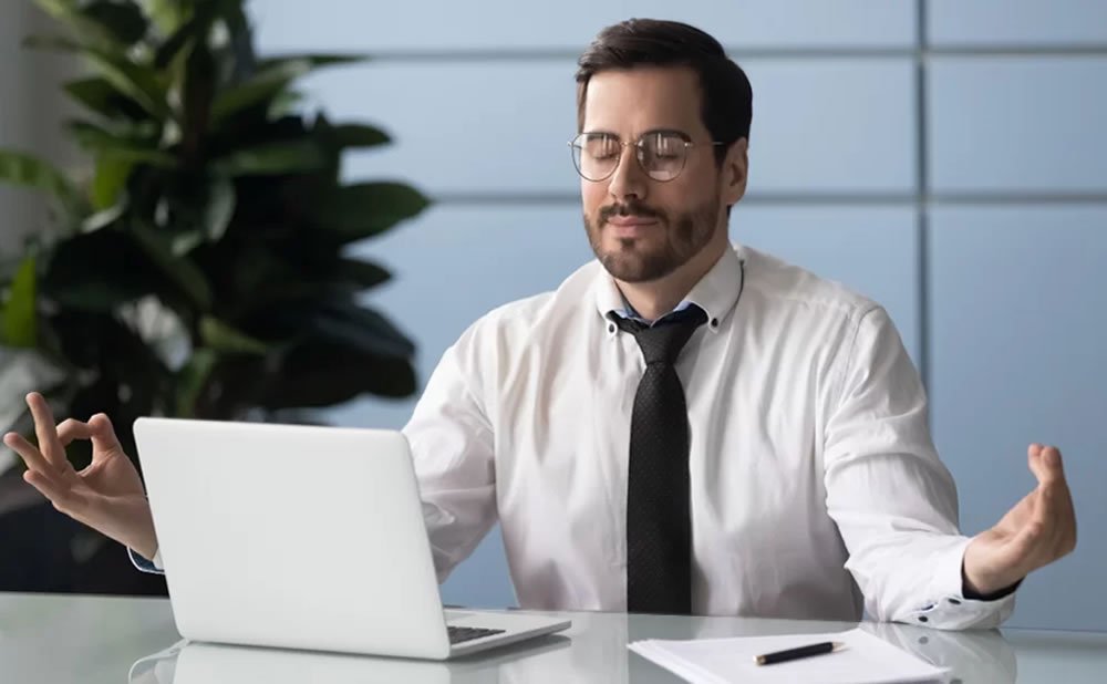 Practica la atencion plena como mejorar sus habilidades de liderazgo a traves de la inteligencia emocional