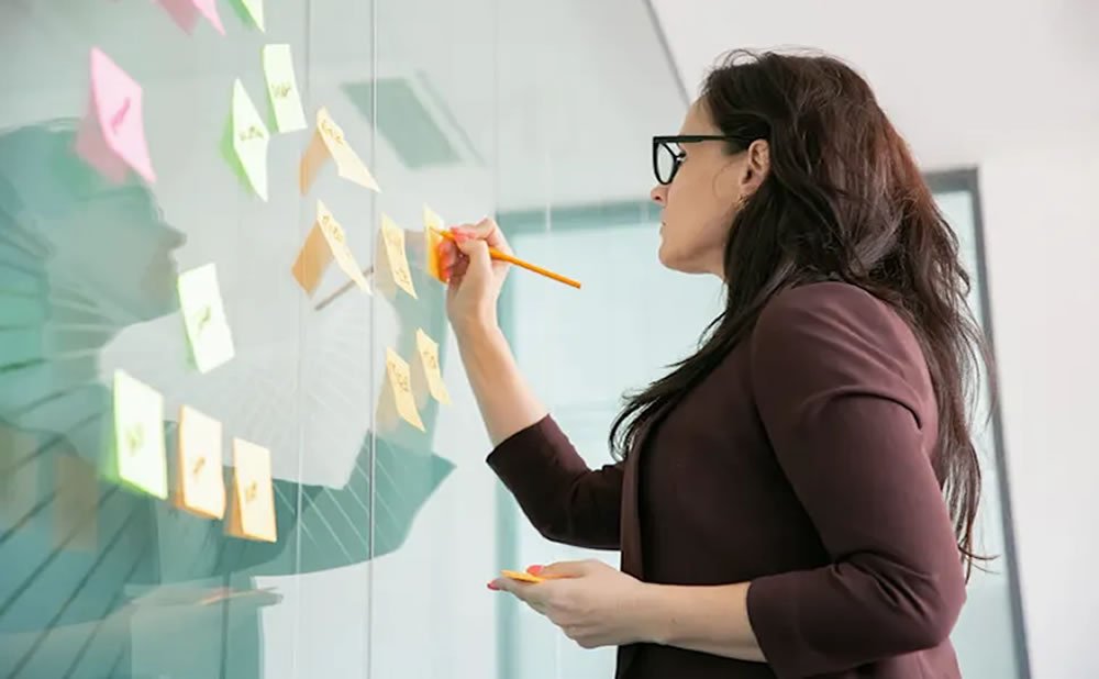 Siga una rutina que respalde su salud la importancia de mantener la estructura y la rutina durante tiempos estresantes