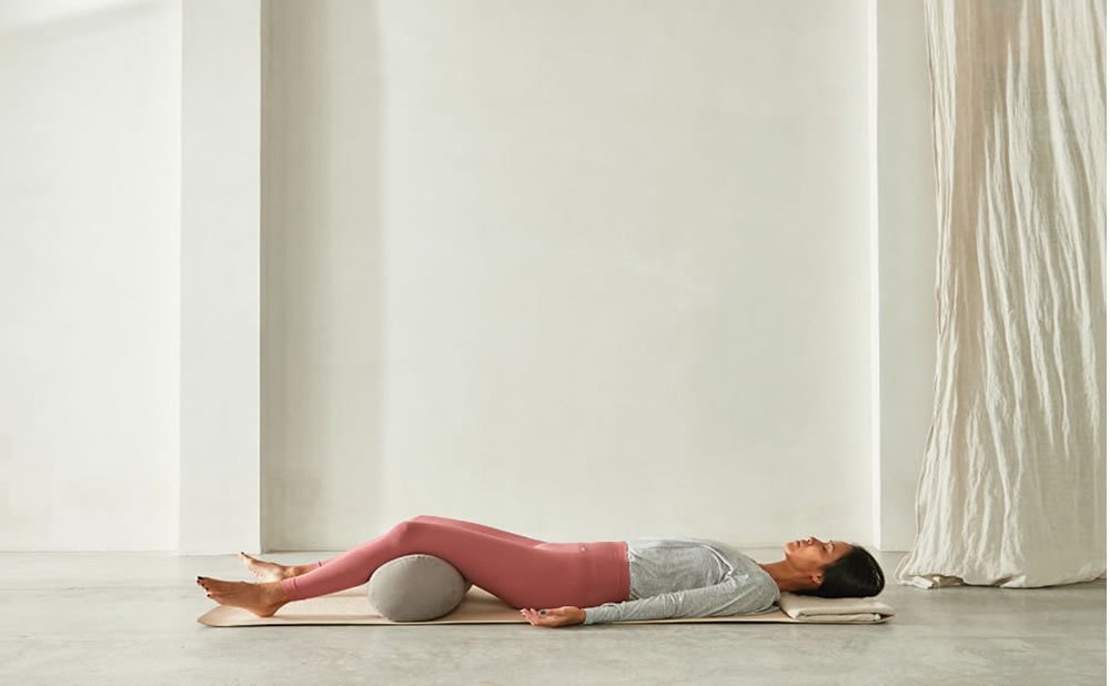 Encuentre un lugar tranquilo yoga nidra la meditacion del sueño para un descanso y relajacion reperadores