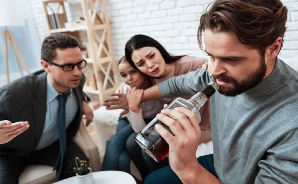 Evite habilitar incluso en situaciones desesperadas desapego de un familiar con alcoholismo