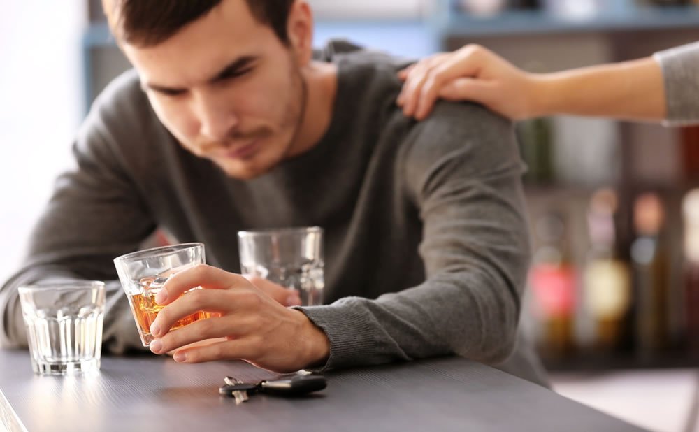 Fomentar el tratamiento desapego de un familiar con alcoholismo