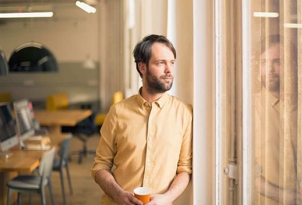 Identifique y comparta sus factores desencadenantes como ser menos reactivo emocionalmente en su relacion