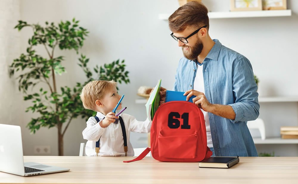 Planifique con anticipacion y sea flexible como los padres pueden lidiar con el estres de que sus hijos regresen a la escuela