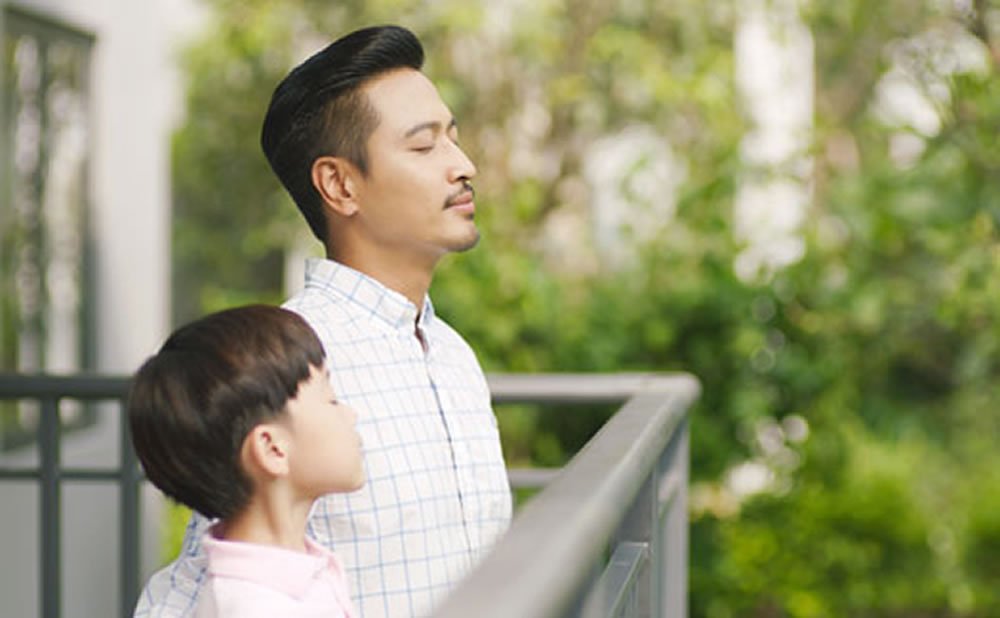 Practicar la atencion plena como afrontar la ansiedad y el estres de los padres