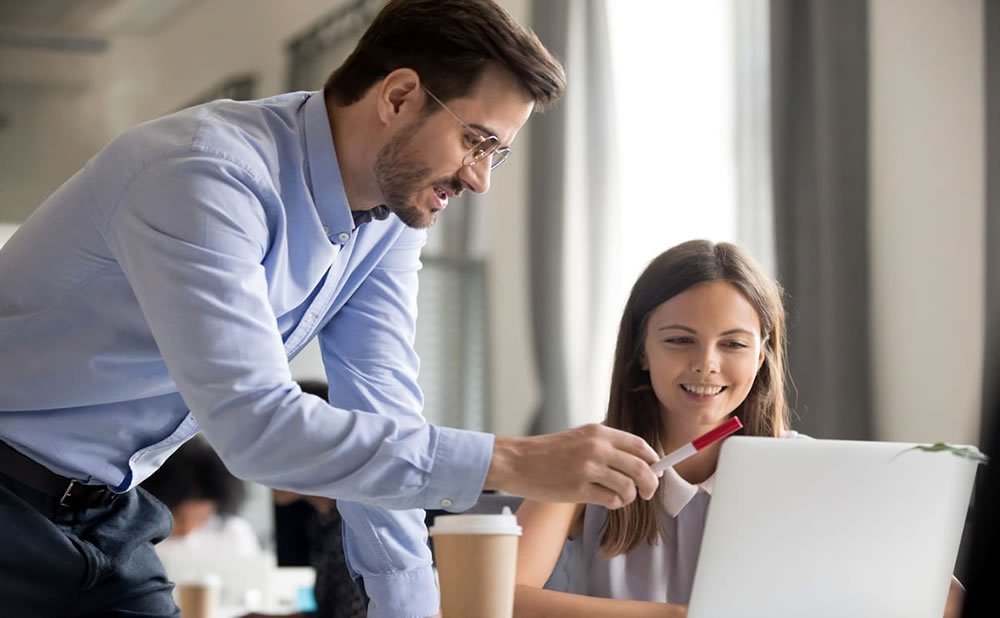 Como las empresas estan cambiando el guion con la tutoria inversa