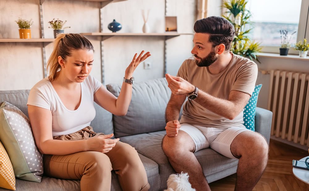 Fortalece pareja diferencia relacion insegura controladora